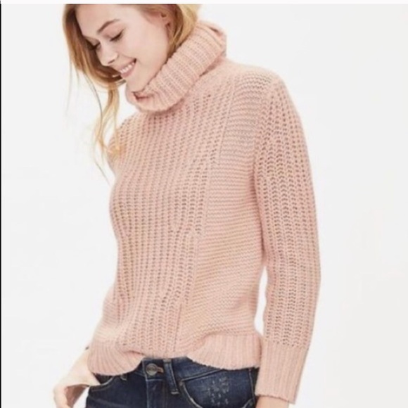 Banana Republic Sweaters - Banana Republic Sweater